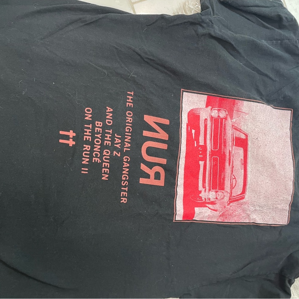 Beyonce’ Jay Z On the Run 2 Tour shirt. Black Short Sleeve Tee with Red Graphic